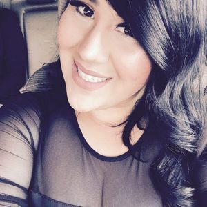 Meet your Posher, Yadira